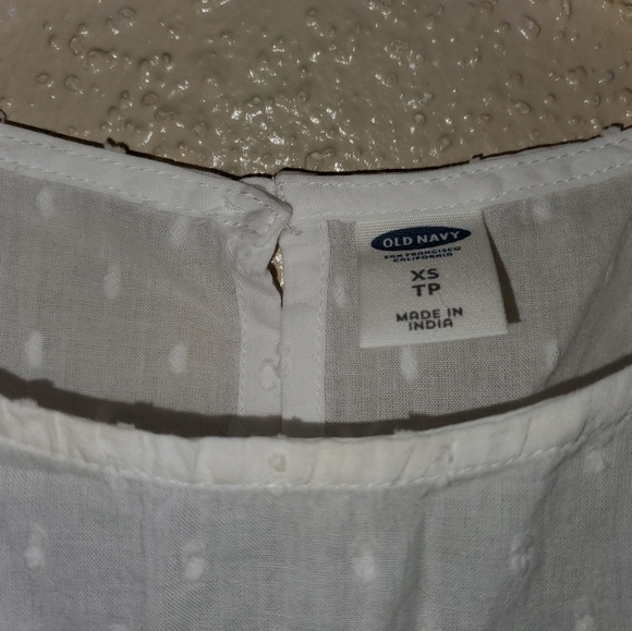 Women's Cute Old Navy Sleeveless Peplum Boho Top - Ivory Dot & Crochet Detail - Picture 6 of 9